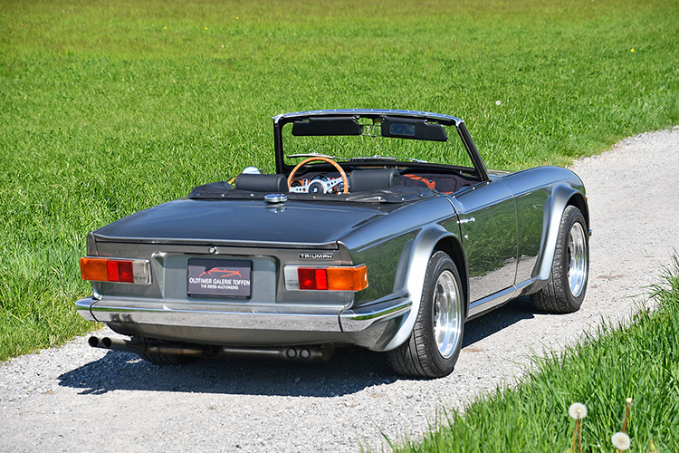 Triumph TR6_03